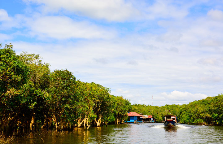 Day Trip To Floating Village With Mini Van