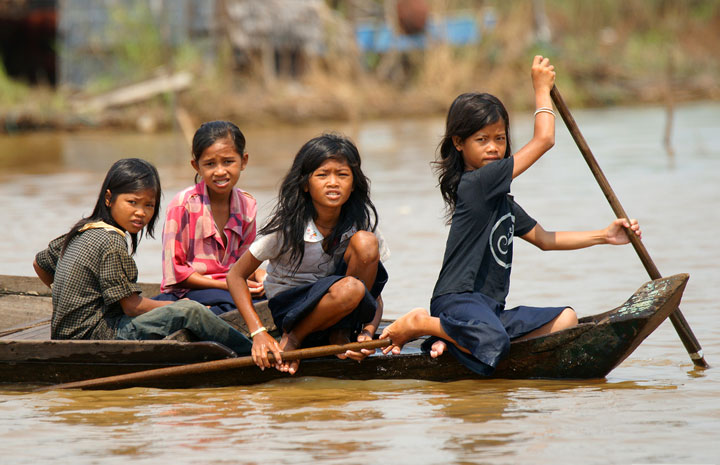 Day Trip To Floating Village With Tuk Tuk