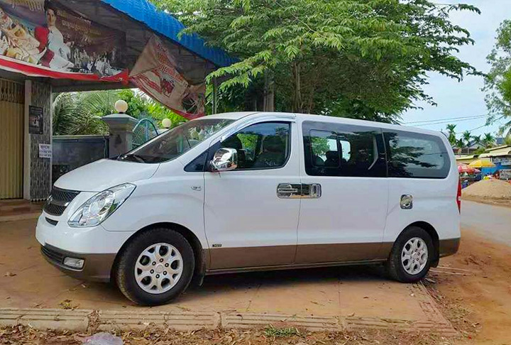 Tourist Van 15 Seaters